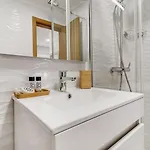 Lejlighed Modern Cocoon In Santos W Ac | By Airnest *