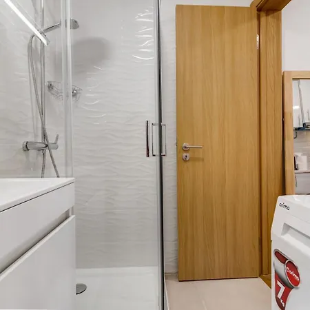 Modern Cocoon In Santos W Ac | By Airnest 리스본