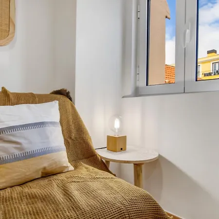 Modern Cocoon In Santos W Ac | By Airnest 리스본