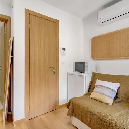 Charming Studio W/ A/C - Santos | By Airnest * Lisboa